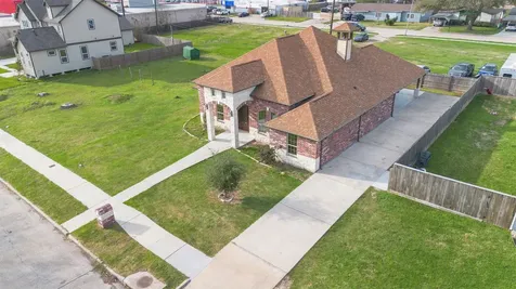 225 Kalmer Street Street Pasadena TX 77502