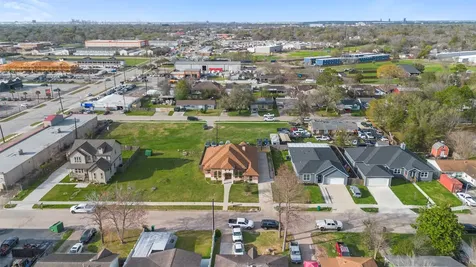 225 Kalmer Street Street Pasadena TX 77502