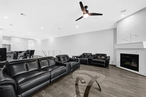 6118 Truro Street Houston TX 77007