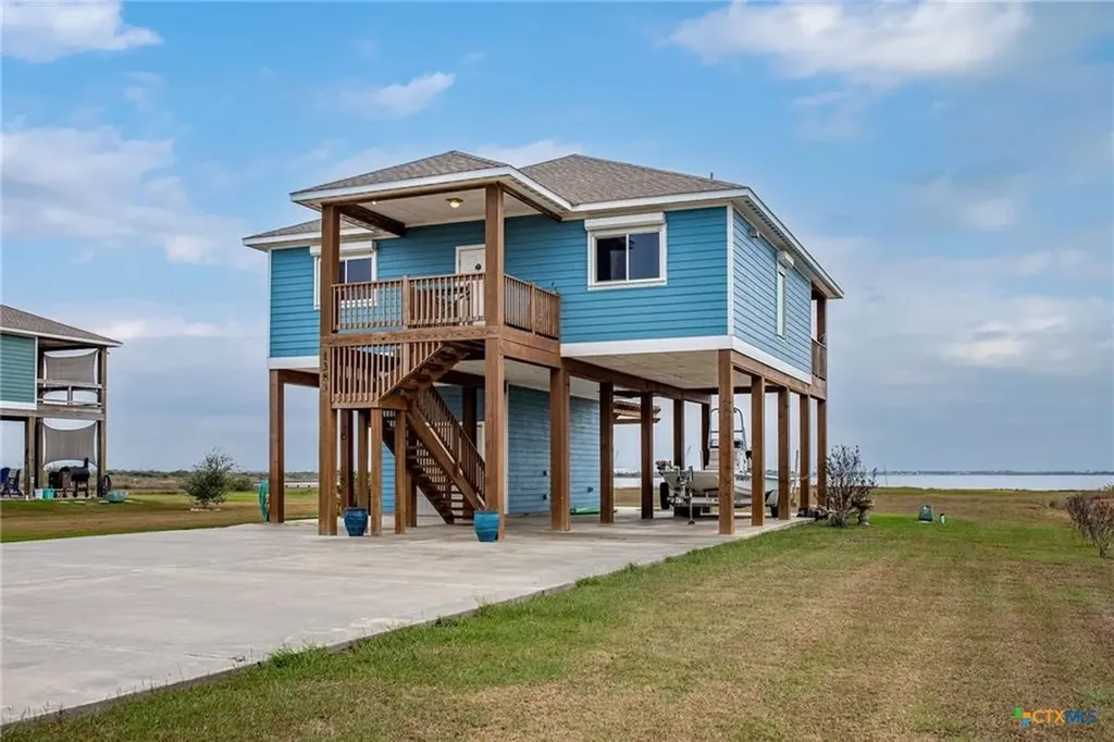 1383 Bay Point Drive Port Lavaca TX 77979