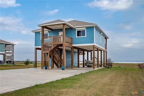 1383 Bay Point Drive Port Lavaca TX 77979