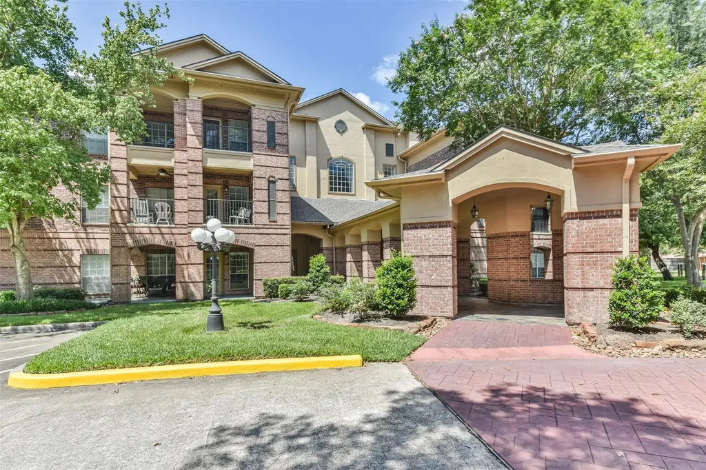2815 Kings Crossing Drive 212 Kingwood TX 77345
