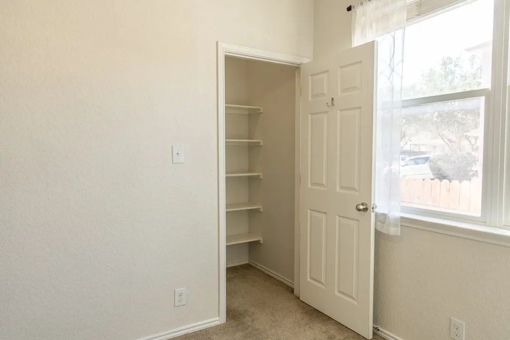 6913 Abbey Falls San Antonio TX 78249