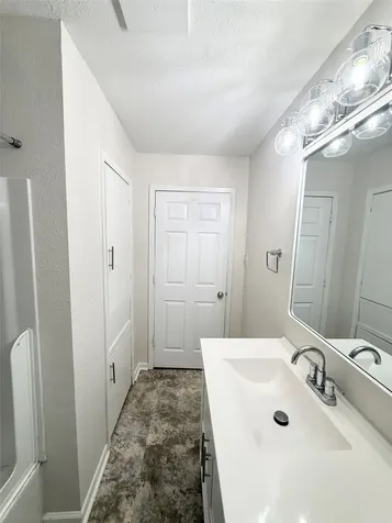 824 S Anderson Street Angleton TX 77515