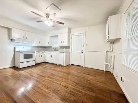 824 S Anderson Street Angleton TX 77515