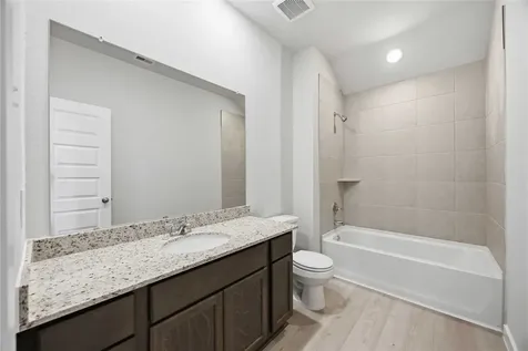 1082 Lilly Lane Bellville TX 77418