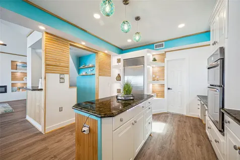 1322 Outrigger Tiki Island TX 77554