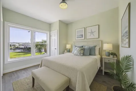 1322 Outrigger Tiki Island TX 77554