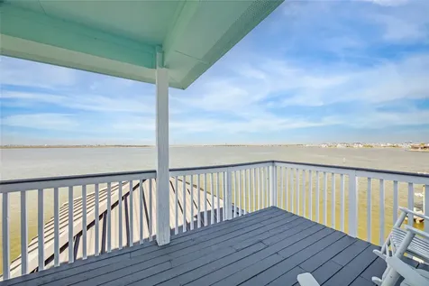 1322 Outrigger Tiki Island TX 77554