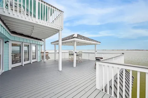 1322 Outrigger Tiki Island TX 77554