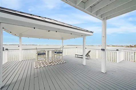 1322 Outrigger Tiki Island TX 77554