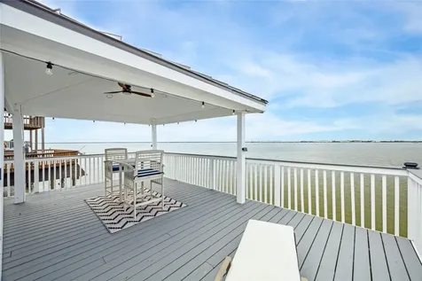 1322 Outrigger Tiki Island TX 77554
