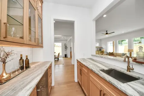 1705 Saxon Drive Houston TX 77018