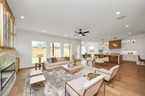 1705 Saxon Drive Houston TX 77018