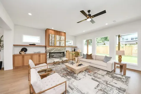 1705 Saxon Drive Houston TX 77018