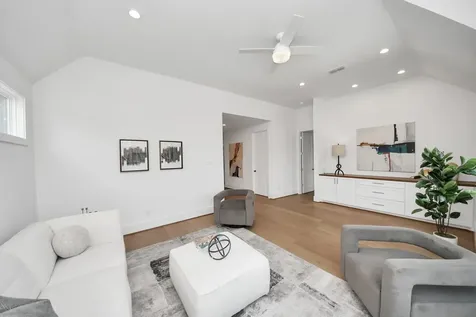1705 Saxon Drive Houston TX 77018