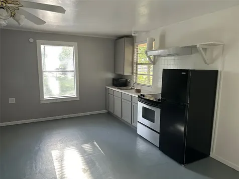 113 N Middle Street Flatonia TX 78941