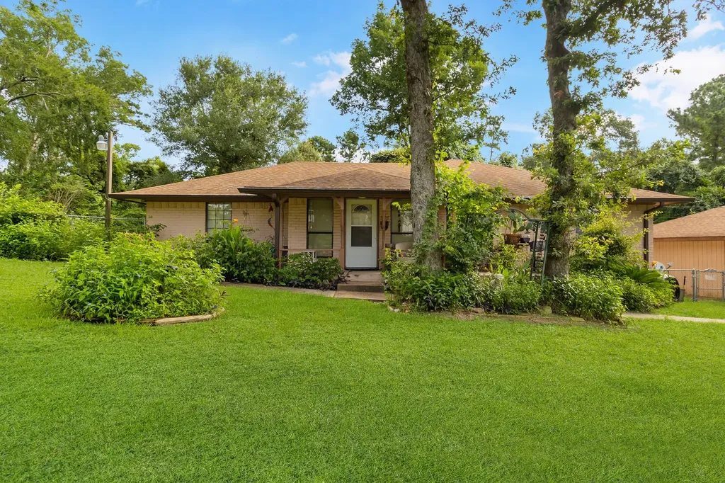 91 Dogwood Place Point Blank TX 77364