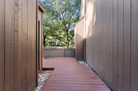 336 Litchfield Lane Houston TX 77024