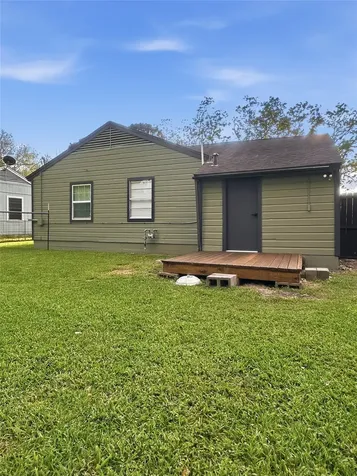 1308 N Rockisland Street Angleton TX 77515