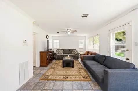 1402 Thornwood Lane Houston TX 77062