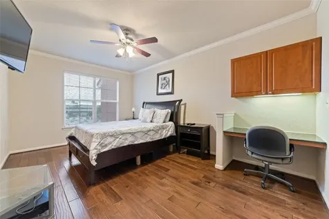1711 Old Spanish Trail 203 Houston TX 77054