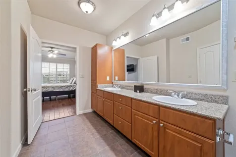 1711 Old Spanish Trail 203 Houston TX 77054