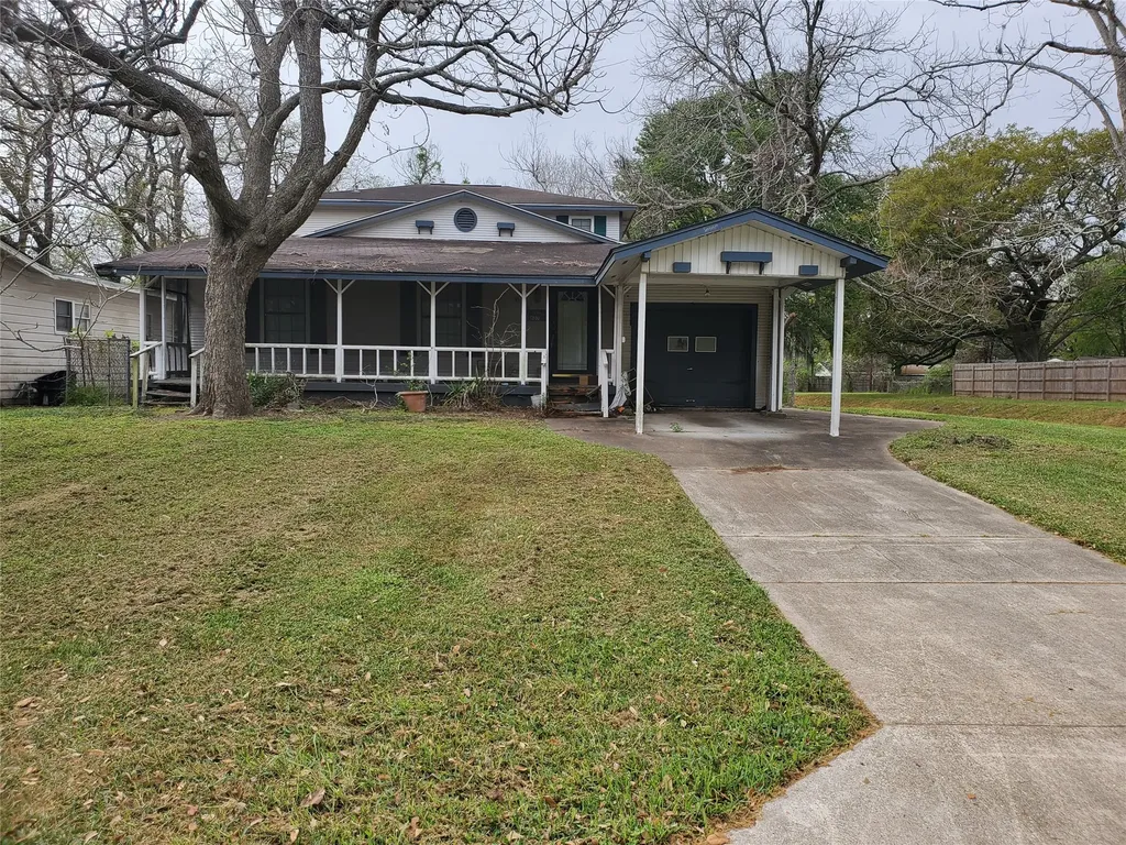 607 Winding Way Street Lake Jackson TX 77566