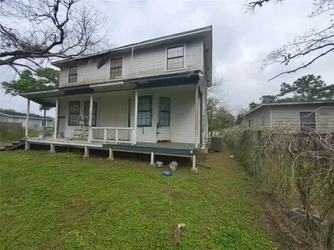 607 Winding Way Street Lake Jackson TX 77566