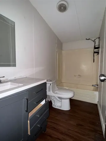 902 1st Street Louise TX 77455