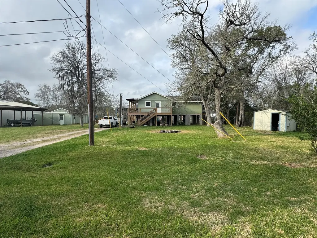 615 Shady Oaks Harbor Alvin TX 77511