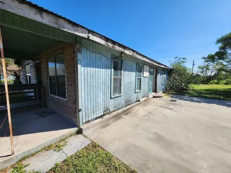 124 County Road 466 Alice TX 78332