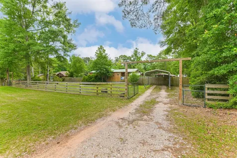 21940 Strickland Lane Cleveland TX 77328