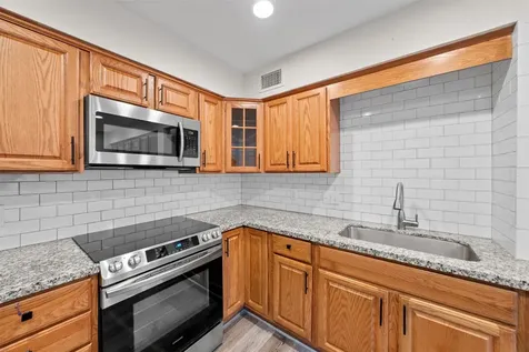5711 Lorinowoods Drive Houston TX 77066
