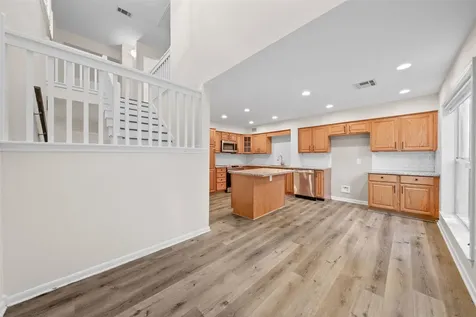 5711 Lorinowoods Drive Houston TX 77066