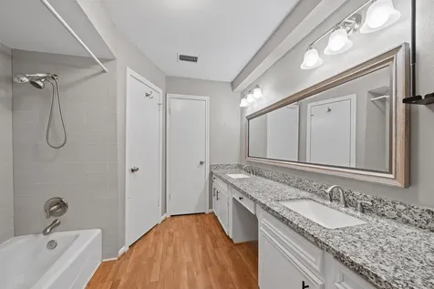 5711 Lorinowoods Drive Houston TX 77066