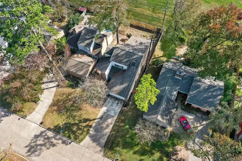 5711 Lorinowoods Drive Houston TX 77066