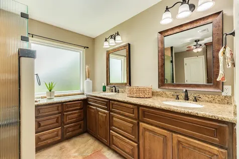 154 Horse Shoe Trail Angleton TX 77515