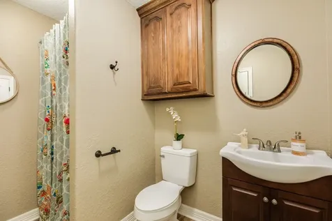 154 Horse Shoe Trail Angleton TX 77515