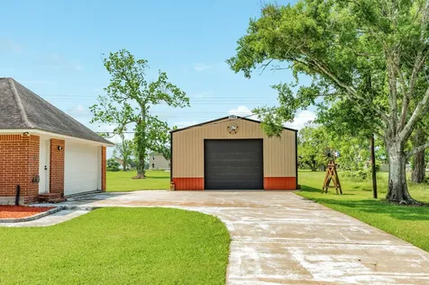 154 Horse Shoe Trail Angleton TX 77515