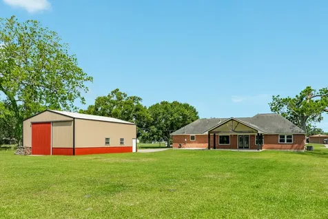 154 Horse Shoe Trail Angleton TX 77515