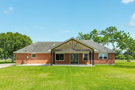 154 Horse Shoe Trail Angleton TX 77515