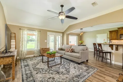 154 Horse Shoe Trail Angleton TX 77515