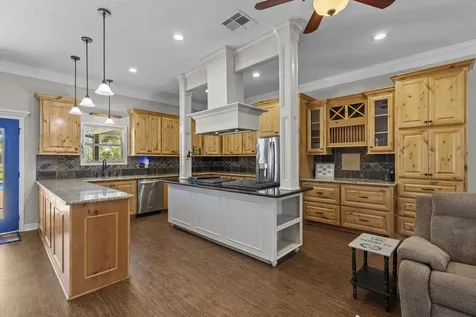 7205 Avenue O Santa Fe TX 77510