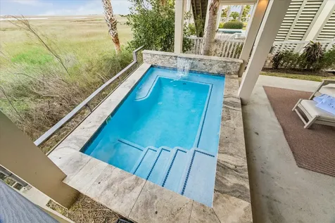 3126 Lafittes Point Galveston TX 77554