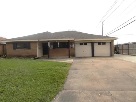 2429 16th Avenue N Texas City TX 77590