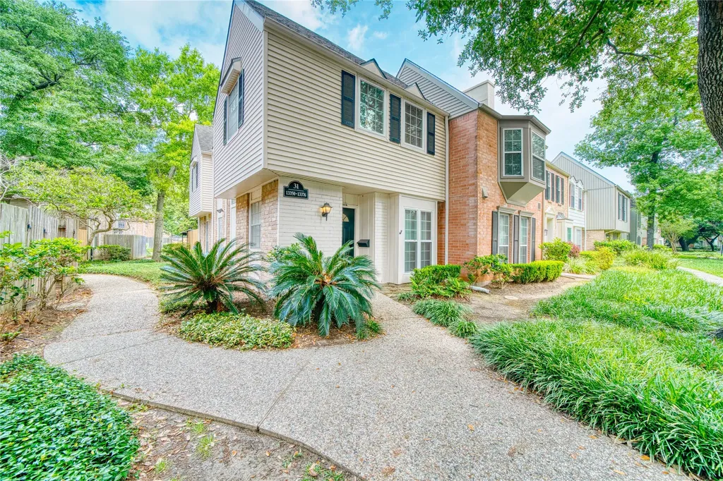 13376 Trail Hollow Drive 3376 Houston TX 77079