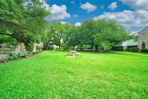 13376 Trail Hollow Drive 3376 Houston TX 77079