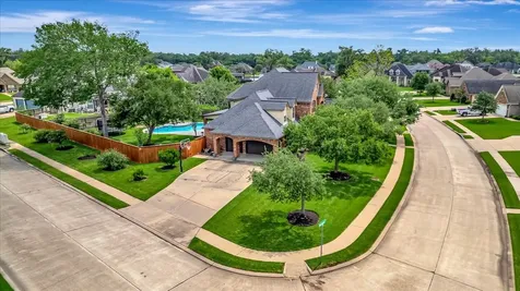 51 Deerwood Court Lake Jackson TX 77566