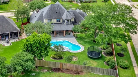 51 Deerwood Court Lake Jackson TX 77566